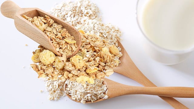 Letting oats soak and eating them raw might seem convenient, but raw oats are not good for digestion