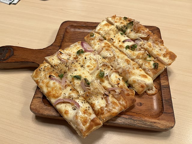 This vibrant pizzeria in Kondapur has a new menu full of Indianised specials