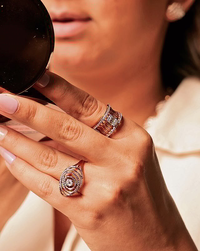 Elegant gold rings with minimalist design from the Soirée sculptural jewellery collection