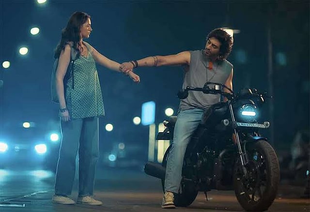 Mohit Suri's Saiyaara star Ahaan Panday and Aneet Padda