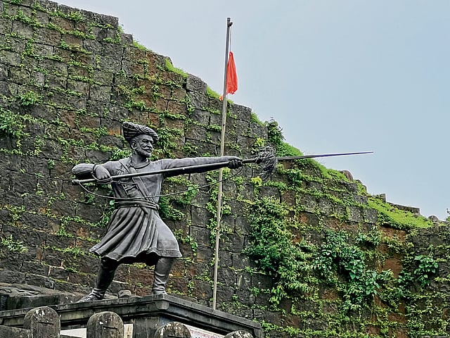 Statue of Shiva Kashid, Shivaji Maharaj’s lookalike and heroic decoy at Panhala Fort