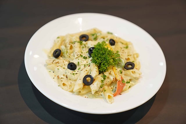 Shaan’s Restaurant and Banquet is off Park Street and Mullick Bazaar crossing 