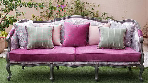 La Cour de Sidqa borrows from the English ornamentation and elegance