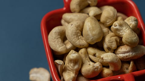 How to spice up your cashews for a house party? 
