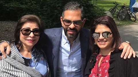 The late Sanjay Kapur with his mother Rani and Mandhira (right)