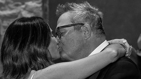 Modern Family star Eric Stonestreet marries long-time girlfriend Lindsay Schweitzer