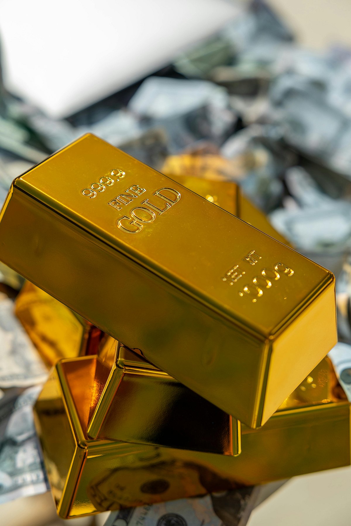 Which country has the cheapest gold rates?