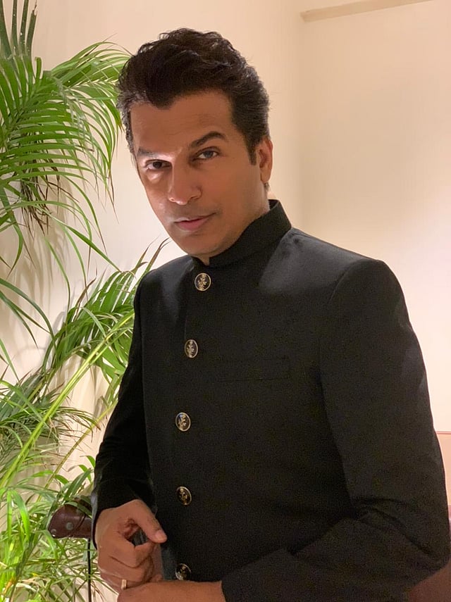 Vikram Phadnis on 35 yrs in fashion, Ananta, Smile Please Hindi remake