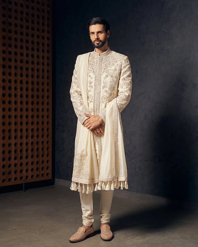 Shyamal & Bhumika’s Haveli collection transforms architectural splendour into pieces of wearable art