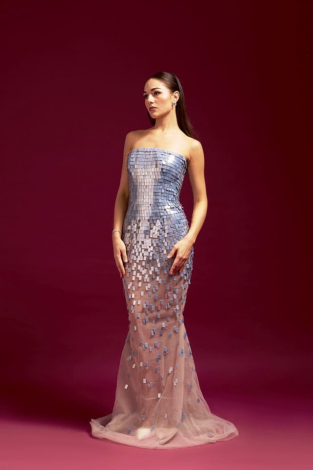 Silhouette from the debut edit by Howevere