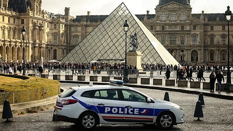 Ex-thief says Louvre ignored warnings before crown jewel heist