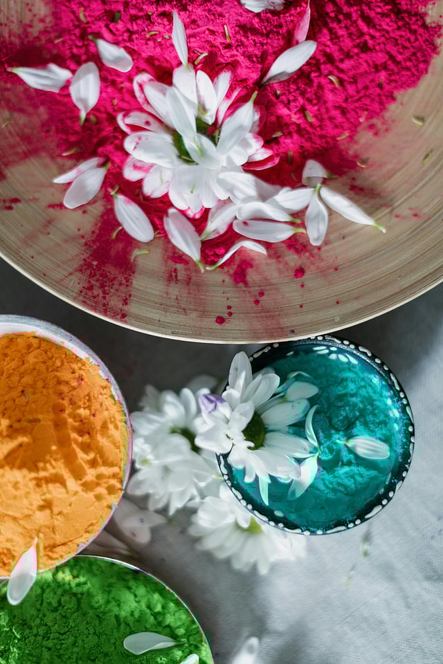 Natural colours and dyes with wilted prayer flowers