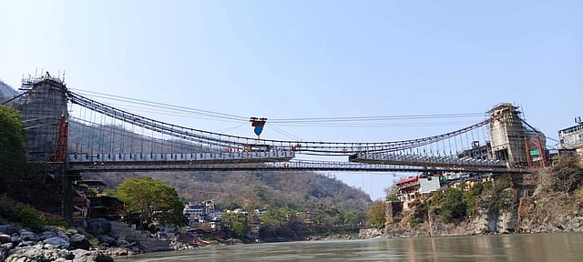 Rishikesh's iconic Lakshman Jhula to be replaced with a new glass bridge!