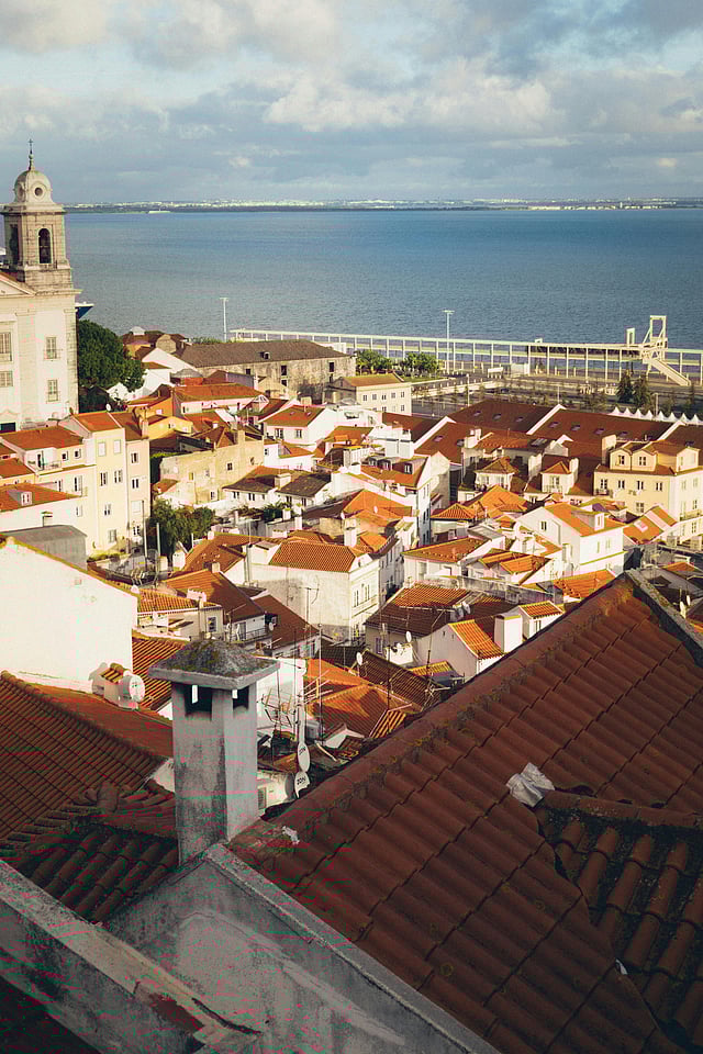 budget destination wedding in Lisbon