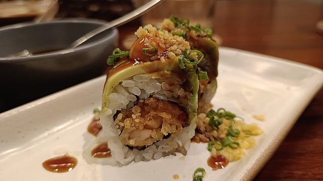 mizu dragon rolls with prawns and avocado