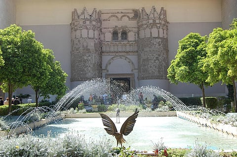 Thieves have stolen ancient Roman-era statues from the national museum in Syria