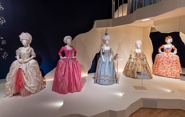 Five royal exhibitions showcasing regal fashion worn by the monarchs 