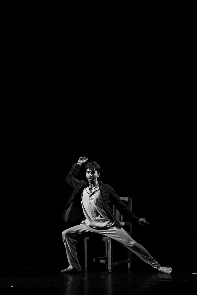 Abhay Mahajan's Asymptomatic spotlights an artist hungry for success! 