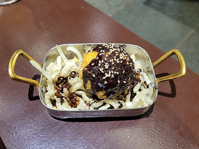 Indulge in the experience of a Chinese thali at this eatery in Jubilee Hills