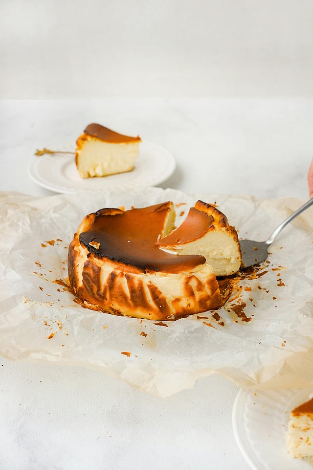 Why are japanese cheesecake different from standard cheesecakes? 