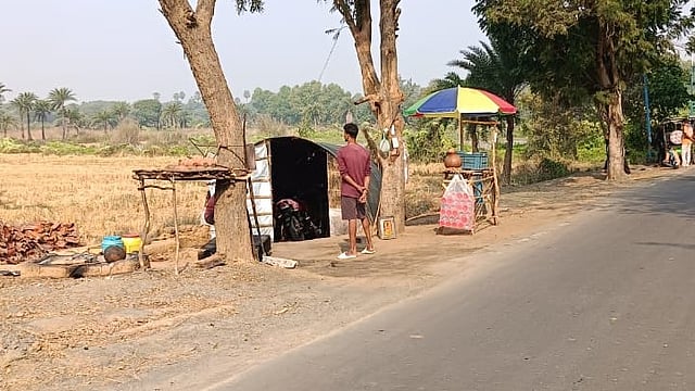 How is Khejur gur made? 