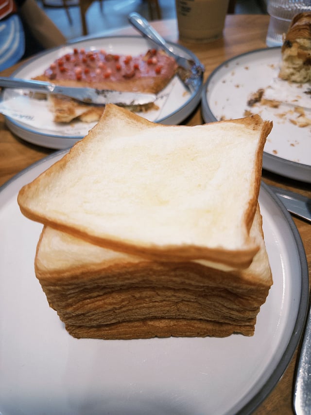 Check out the Tissue bread, one of the viral foods from Dubai