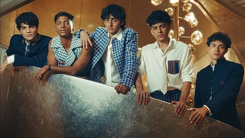 Teen pop band OutStation’s surprise live performance brings Pune’s FC road to a standstill