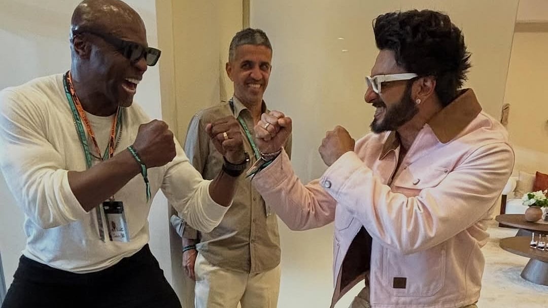Image for Terry Crews shares pic with Ranveer Singh, congratulates him on Dhurandhar