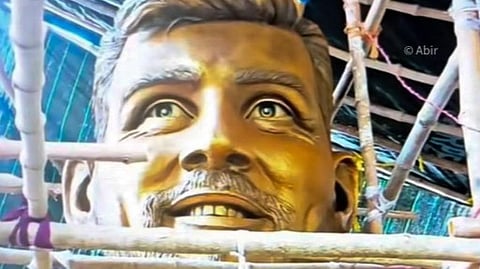 Kolkata builds 70 ft status of Lionel Messi