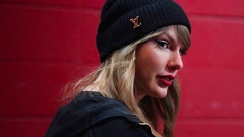 Taylor Swift gifts woman $600 for working at Chiefs game on Christmas Day