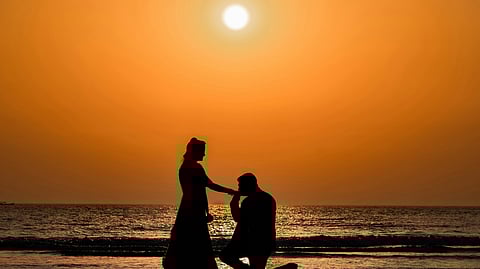 Why Indians are now shifting towards the new Sunset Clause dating trend