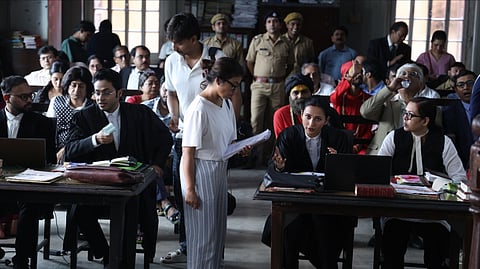 Zinia Sen has written Bhanupriya Bhooter Hotel 