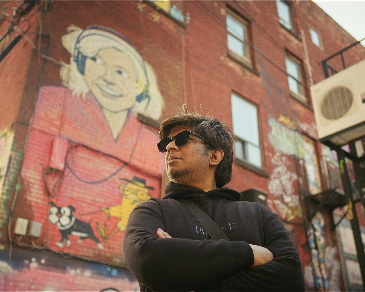 Arindom’s new romantic pop single Tomake Bhalobeshe Jete Chai, is the song of the hour