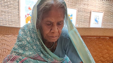 A major retrospective at Ojas Art traces the life and work of a Baiga artist