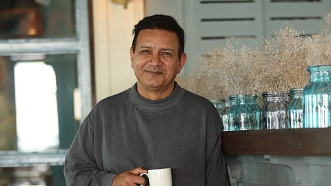 Kumud Mishra on Assi