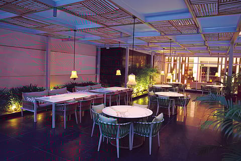 Fresh vibes, delectable grub, and drinks that call for a relaxing time at Hitec City