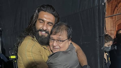 Many have also been curious about Rakesh Bedi's Dhurandhar home, showcased as the powerful Jameel Jamali’s residence