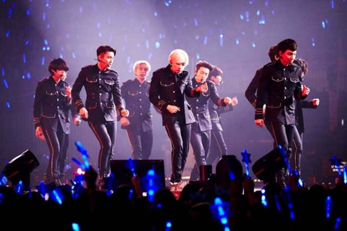 Safety fence collapses at Super Junior Seoul concert; three injured