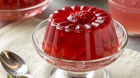 Gelatin and agar agar are both widely used gelling agents, but they behave very differently in the kitchen