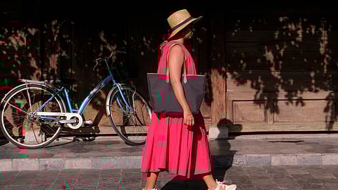 Clean lines, utilitarian look and genuine leather take over this label’s new edit