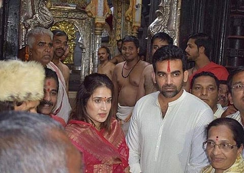  Sagarika & Zaheer visit Kolhapur's Mahalaxmi temple