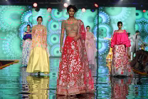 Model_in_Abu_Jani_Sandeep_Khosla_for_Shaadi_By_Marriot_(5)