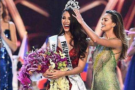 Philippines' Catriona Gray being crowned Miss Universe 2018