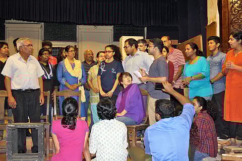 Mellow Circle Christmas Play