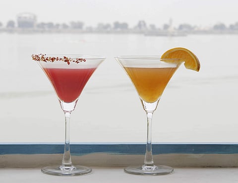 Drinks by the lake, anyone?