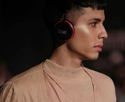 boAt ties up with Urvashi Kaur to showcase Akara at LFW