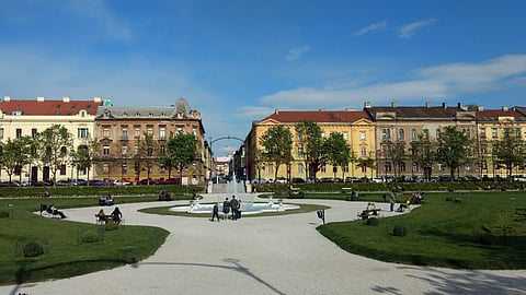 The Lenuci or Green Horseshoe