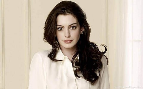 Anne Hathaway reveals she's giving up drinking for the next 18 years