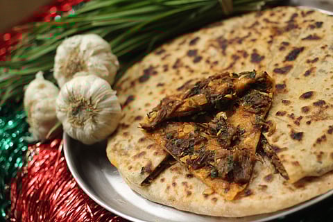 Lehsun Gosht Parantha