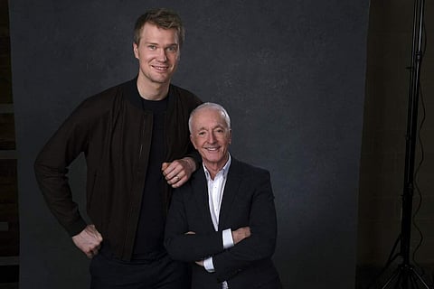 Joonas Suotamo & Anthony Daniels (AP Photo/Chris Pizzello)